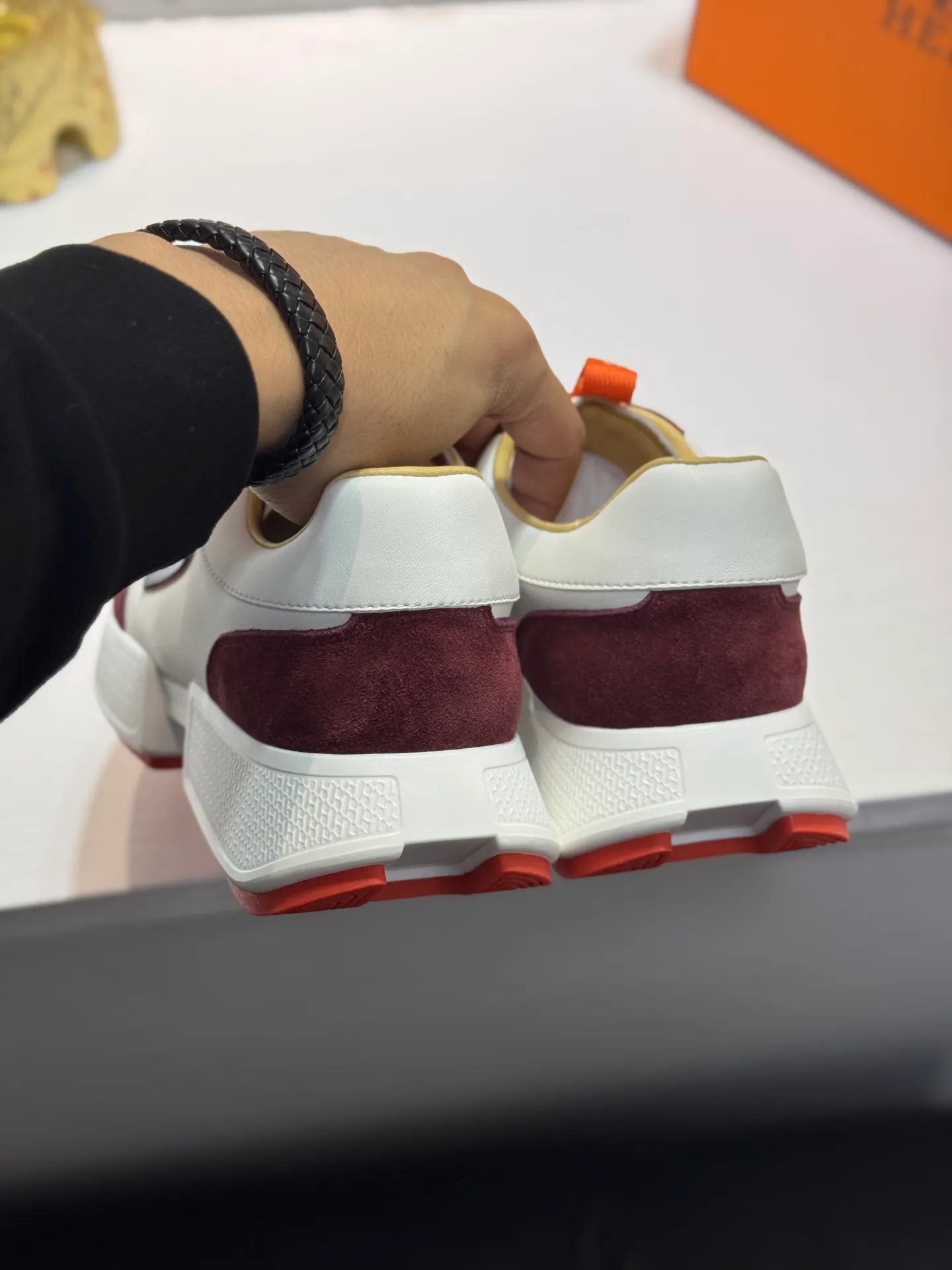 Men's shoes 💰480【New style】🪷🪷Top quality goods🇮🇹🇮🇹New style "Hermès" Hermès top purchasing agent🔍🔍New products from men's counter The upper is made of cowhide leather ~ Sole: The original factory's exclusive movable molded foam outsole, light ~ super comfortable, original factory follow-up goods, 🔍🔍 high quality, can be entered and exited the counter at will, multiple colors are available, welcome to compare Size: 38-44 (45. Customized